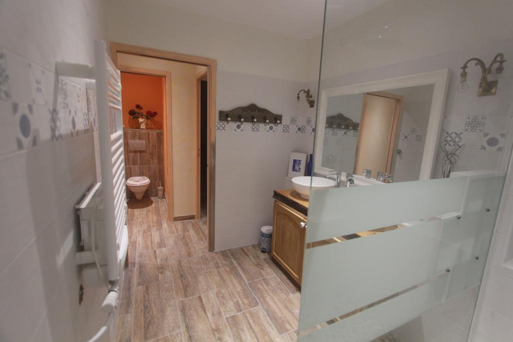 Les Ateliers D'Art Bed and Breakfast Roanne Eksteriør billede